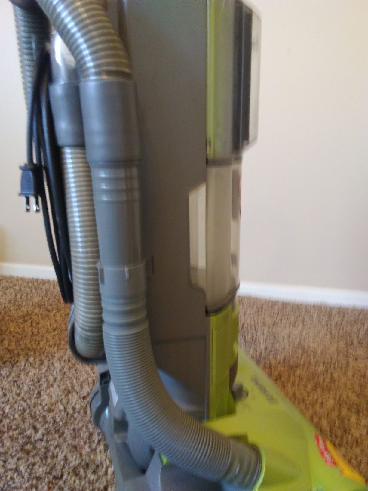 Eureka Uno Vacuum for Sale in Oklahoma City, OK OfferUp