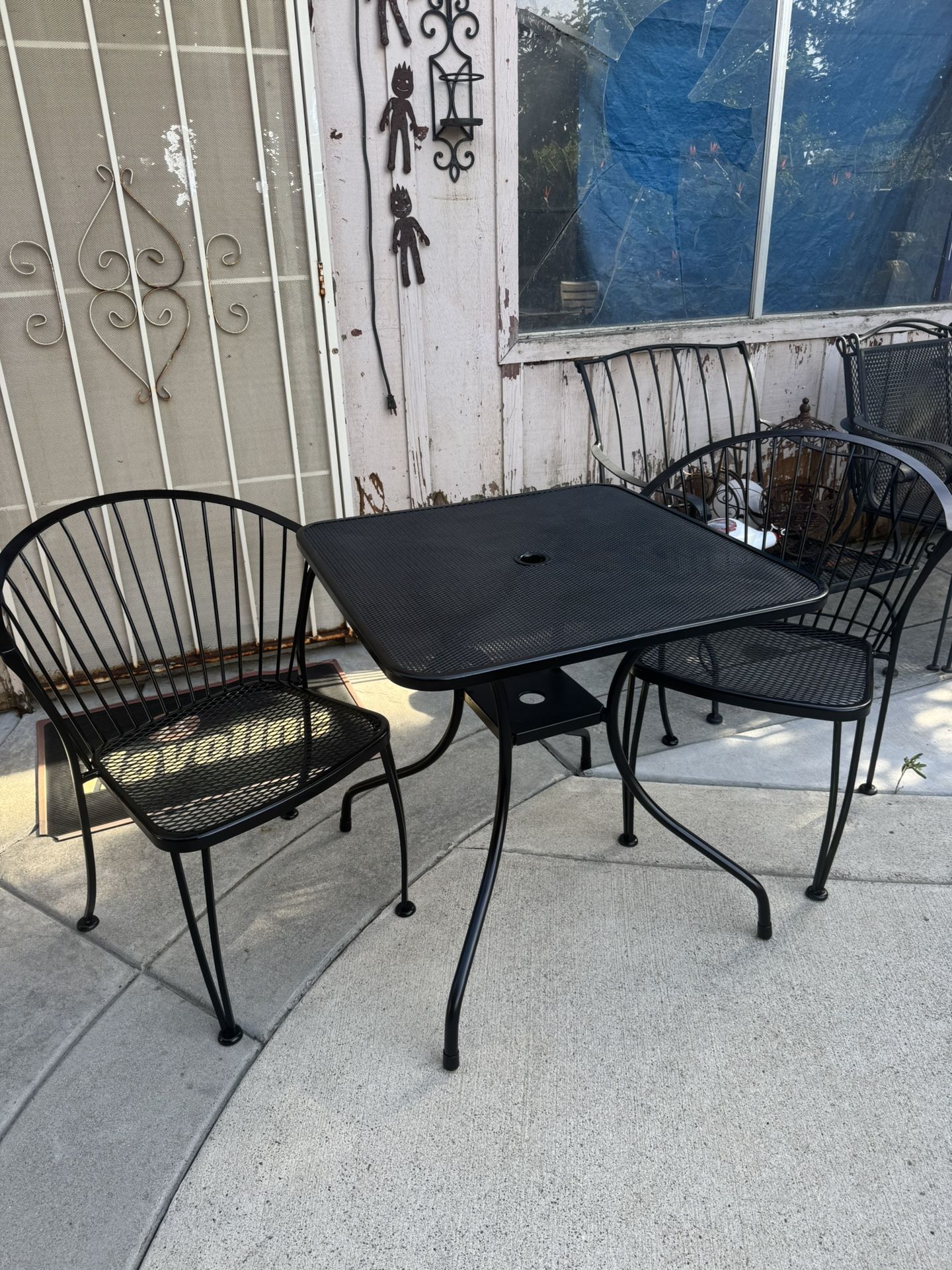 Bistro Set $140