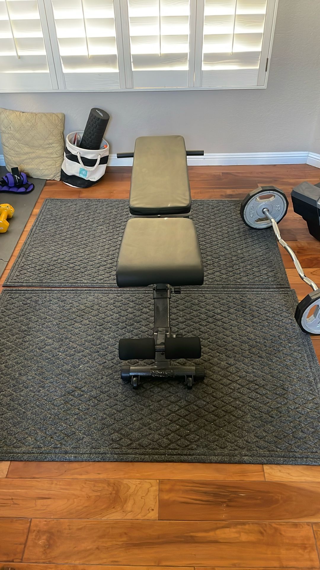 Weight Bench 