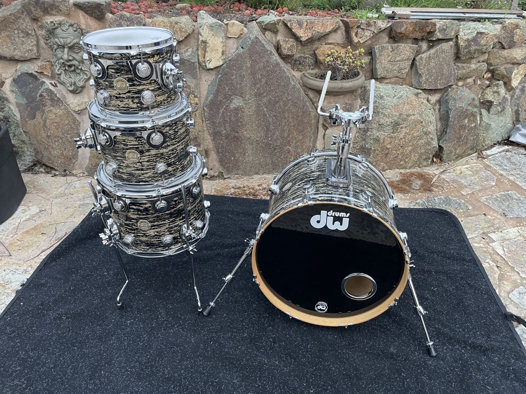DW Collectors 4 Pc Drum Set kit Black Oyster pearl Gold badge 20x16,10x8,12x9,14