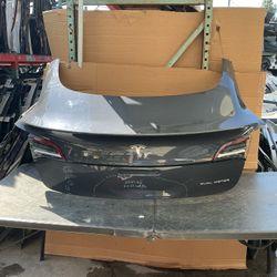 2017 - 2023 TESLA MODEL 3 - TRUNK LID W/TAIL LIGHTS OEM 