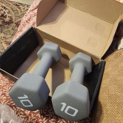 New  DUMBBELL  10 LB  4 -5  KG VERY GOOD CONDITION 