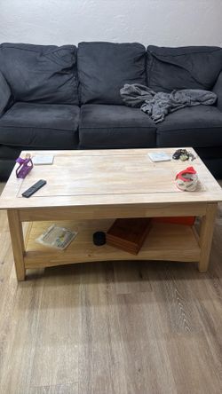 Adjustable coffee table