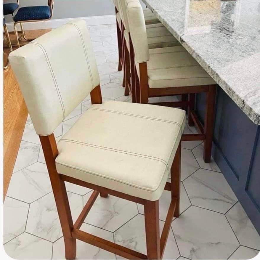 Bar Stools New in Original Packagings Set of 4 Beautiful Stitching.