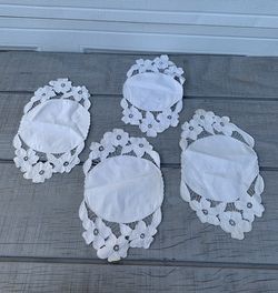 Vintage Oval White Cutwork Embroidered Lace Placemats Set 4 Floral Linen Doilies