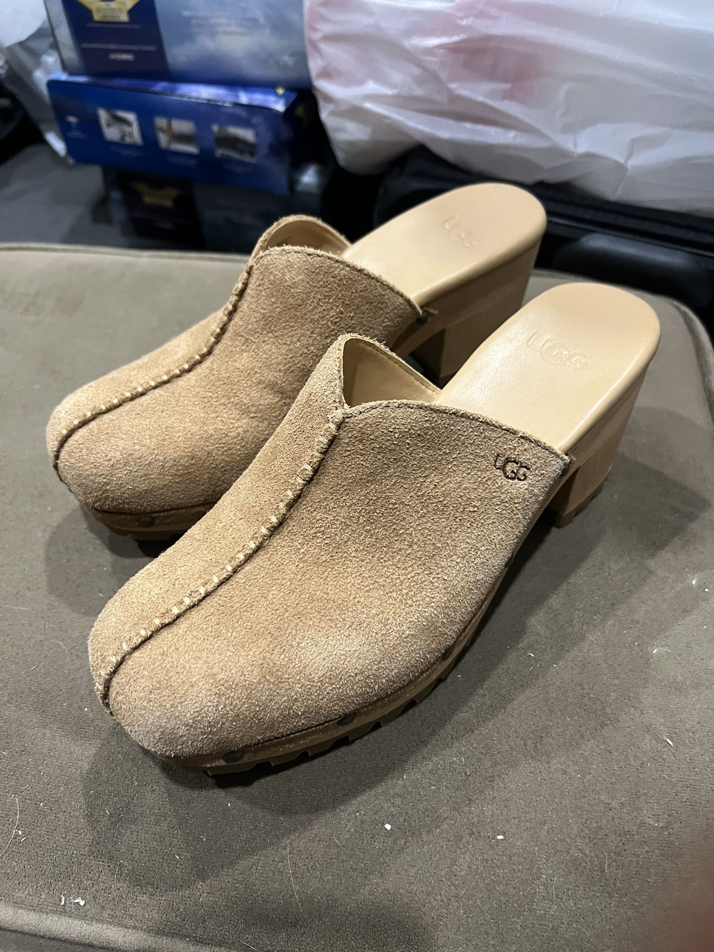 UGG Sliders
