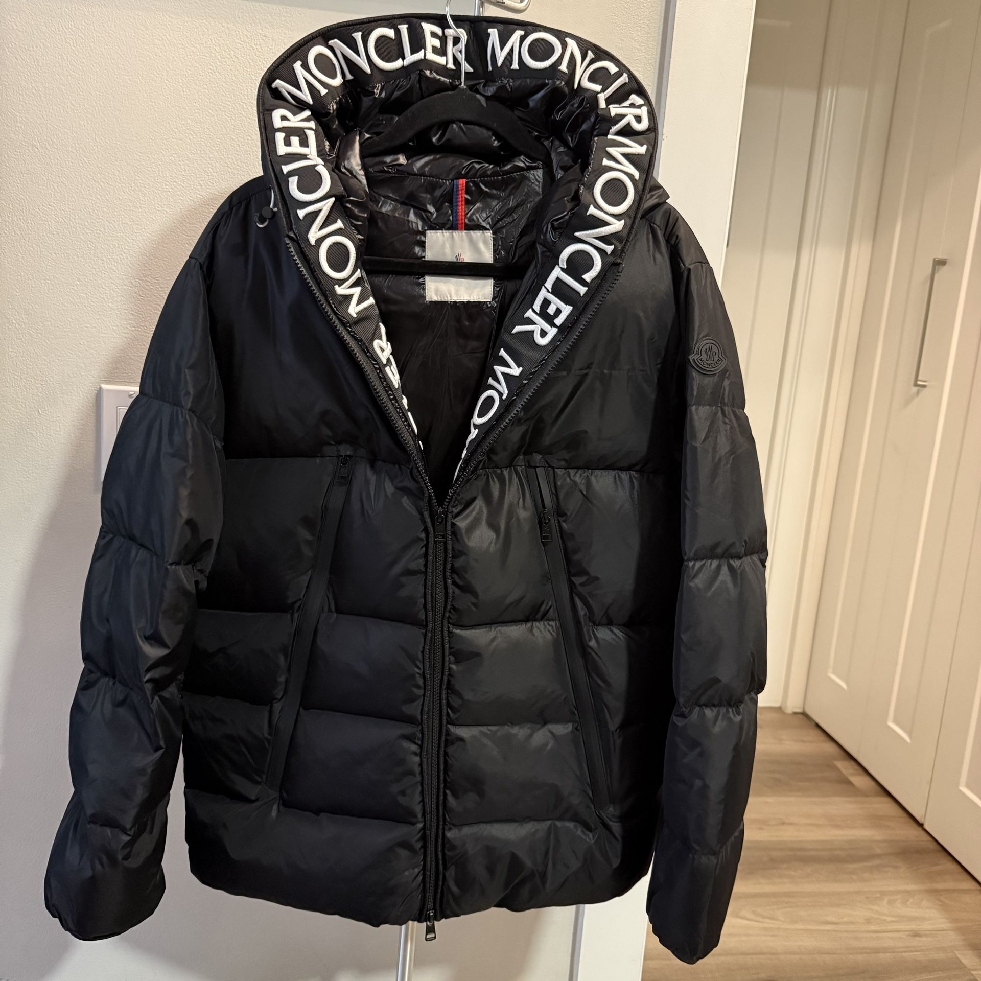 Men’s puffer jacket size medium & large 