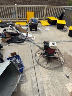 Power trowel