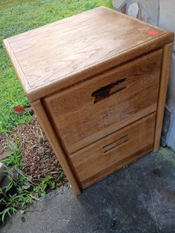 Excellent solid oak filling cabinet!