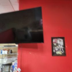 Smart TV & Wall Mount  32