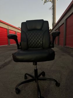 Black Diamond-Stitched Faux Leather Office Chair