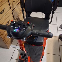 NEW – Out of Box  Vocic 3-Wheel Foldable Electric Scooter