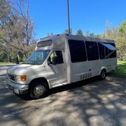 2005 Ford E-450