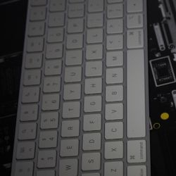 Apple Magic Keyboard 