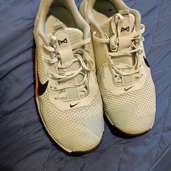 Nike Metcon Training Shoes Grey Orange Size 8.5 Mens