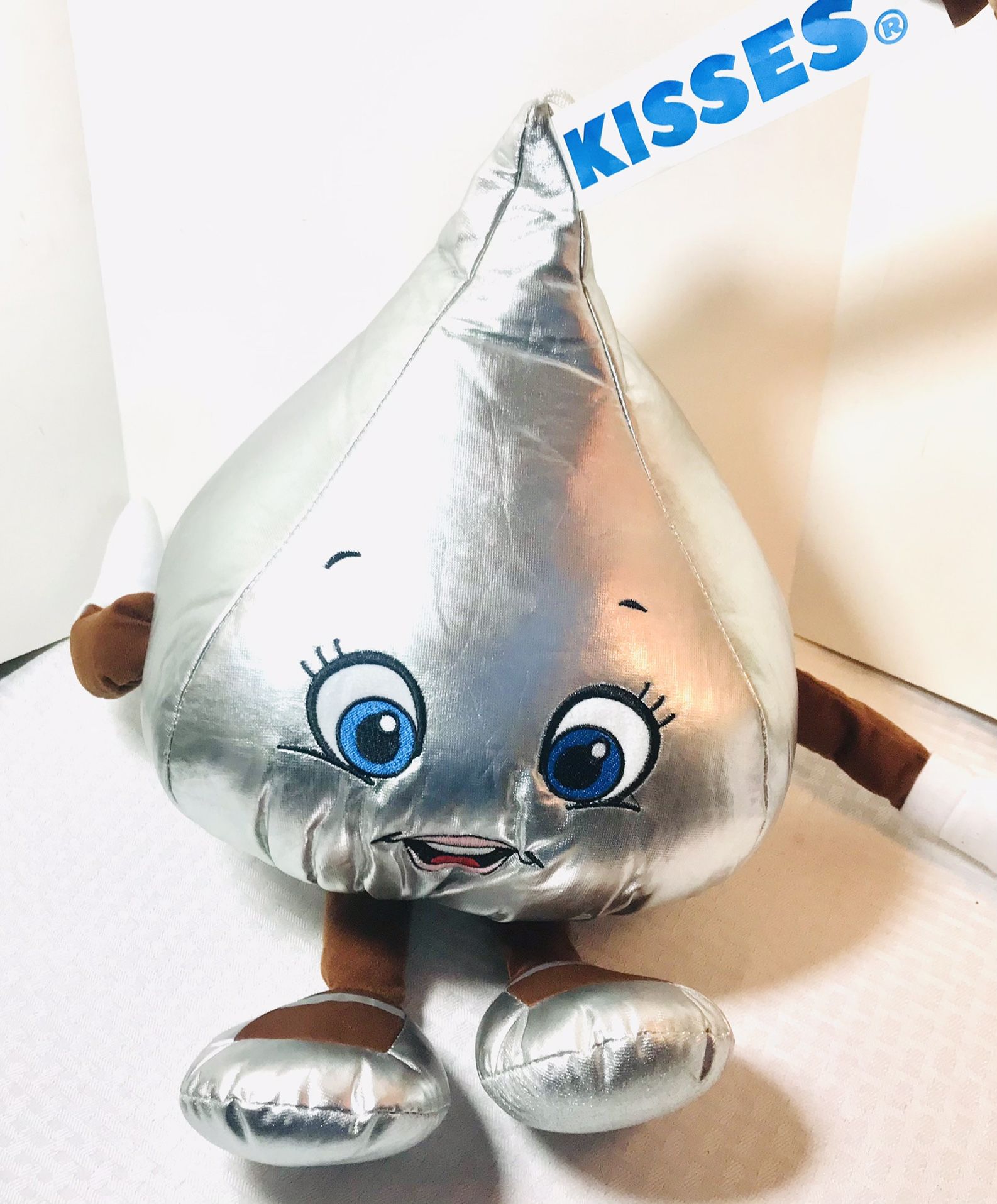 2015 Hershey Park Giant Huge Large Hershey Kiss Girl Plush Toy