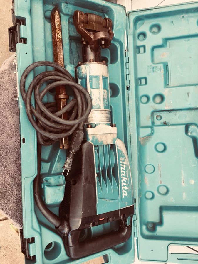 Makita jack hammer jackhammer HM1304B real makita 35 pounds