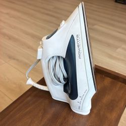 Rowenta DW2070 Effective Comfort 1600-Watt Steam Iron Stainless Steel Soleplate with Auto-Oft, 300-Hole, Blue