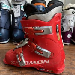 24.5 kids 6/6.5 Salomon T3 ski boots 