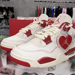 Jordan 4 Retro Valentines Day Size 11