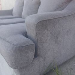 Free 2000 Dollar Couch