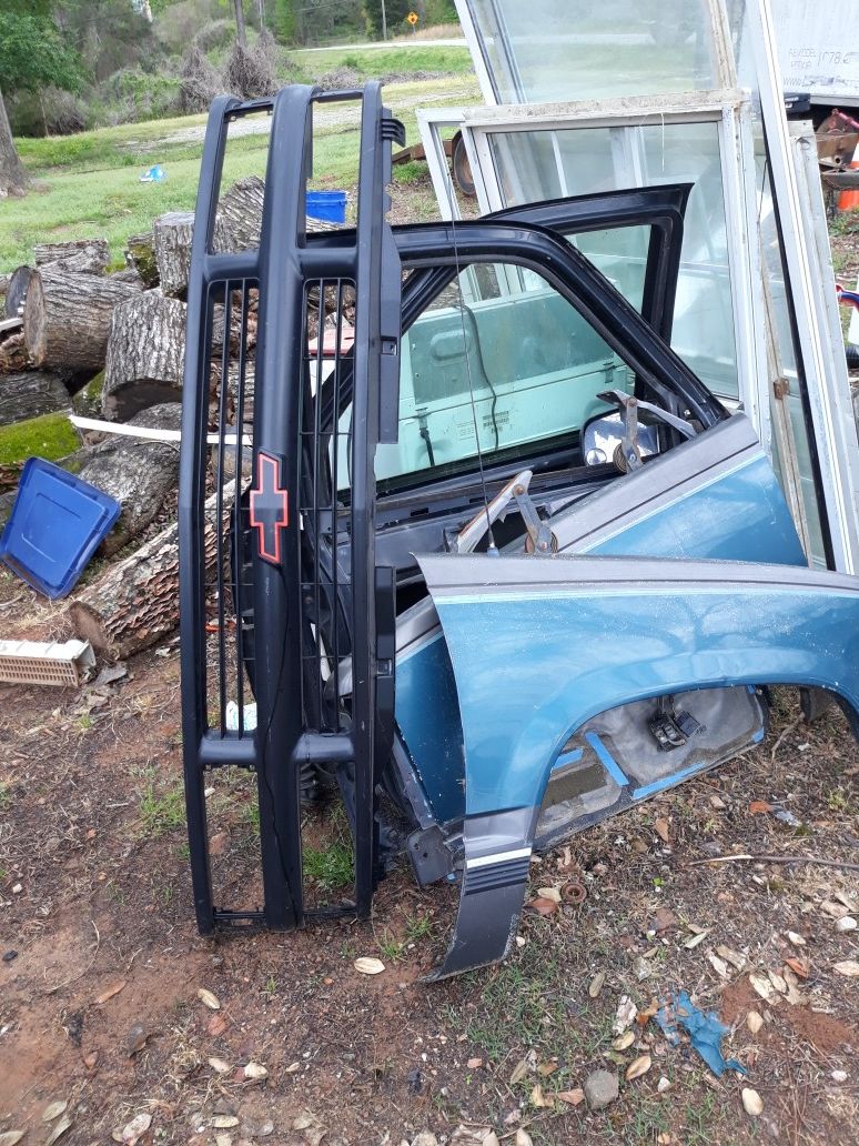 Silverado, blazer, GMC front fenders and doors.