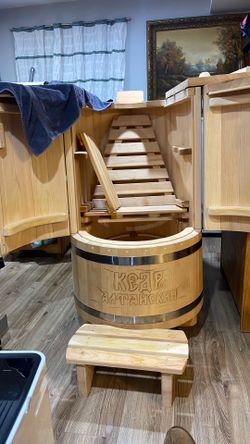 mini sauna looking like new