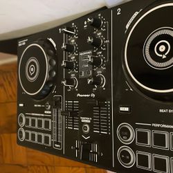 willing to sell this dj set for 95$ TODAY 