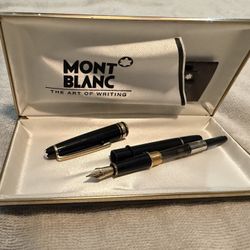 Black Classique Meistertuck Gold Coated 14K Calligraphy Pen.