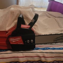 Milwaukee 2727-20 M18 FUEL 16" 18V Lithium-Ion Brushless Cordless Chainsaw