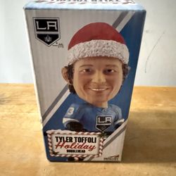 2017-18 TYLER TOFFOLI LOS ANGELES KINGS CHRISTMAS HOLIDAY BOBBLEHEAD SGA