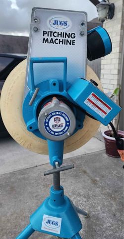 Jugs Jr. Baseball/Softball combo pitching machine