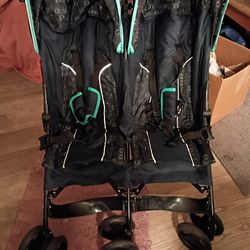 Delta Children Dual Umbrella Stroller 