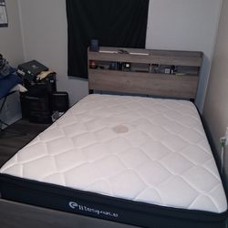 Full bed with mattress