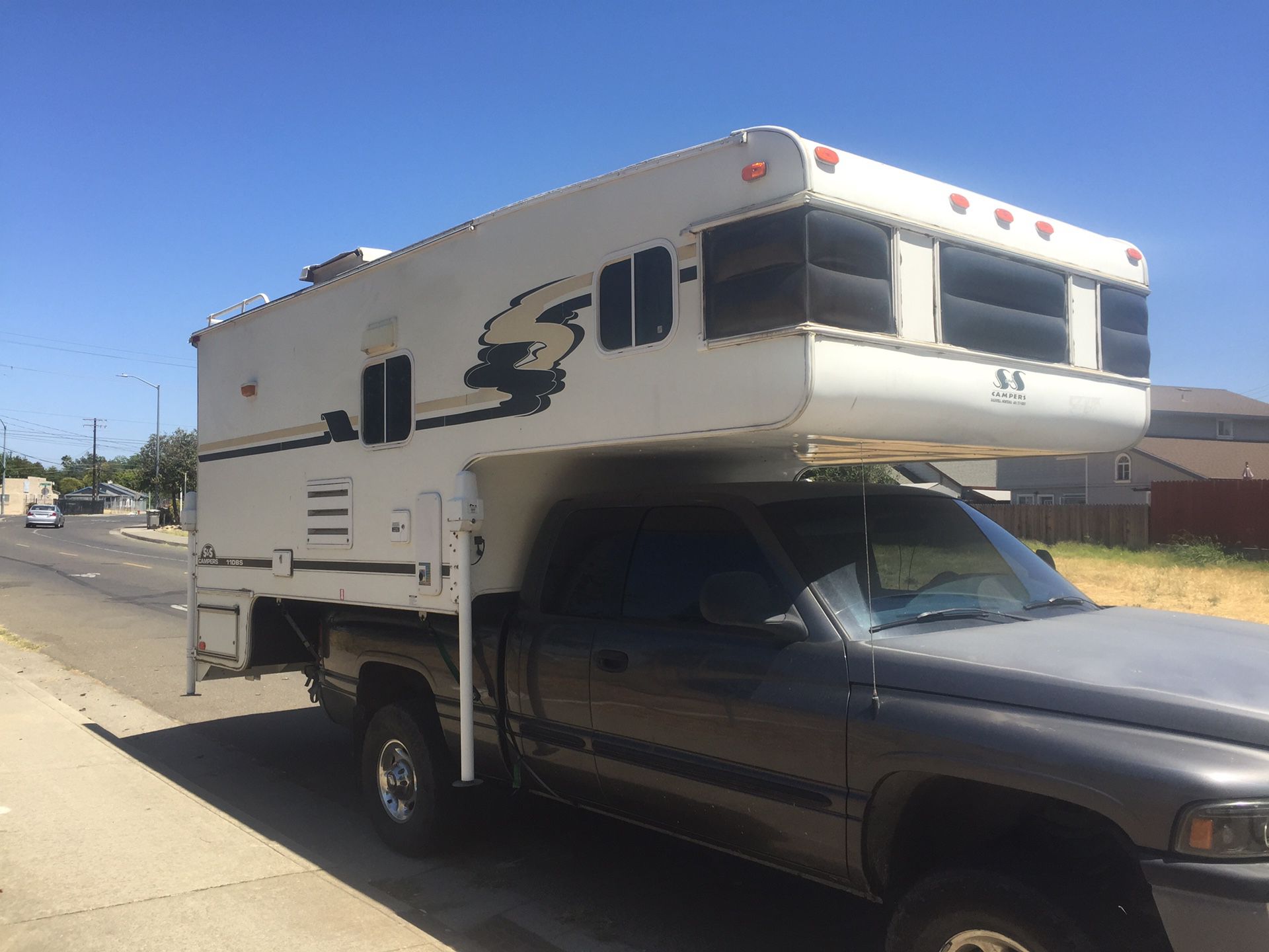 2003 S&S camper RV With Generator