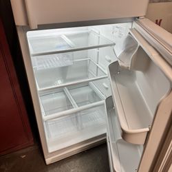 Top Freezer Refrigerator