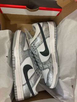 Nike Dunk (Golden Gal)