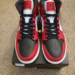 Air Jordan 1 mid Chicago Toe