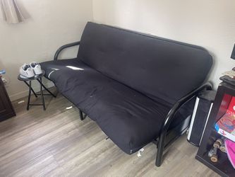 BLACK FUTON