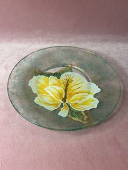 Vintage Glass Set Of 3 Plates With Floral Design 
