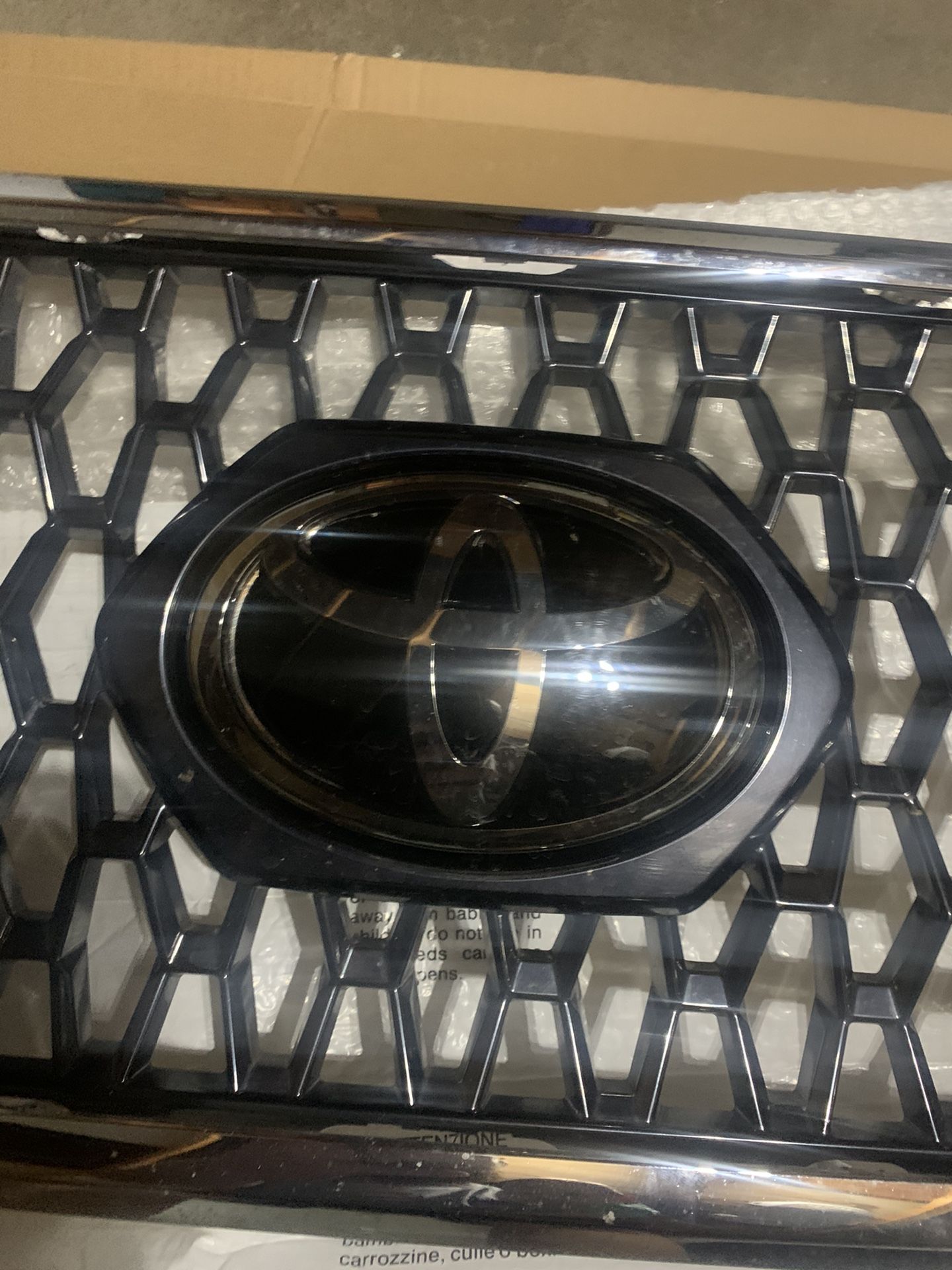 OEM Tacoma TRD-Off-road Grill