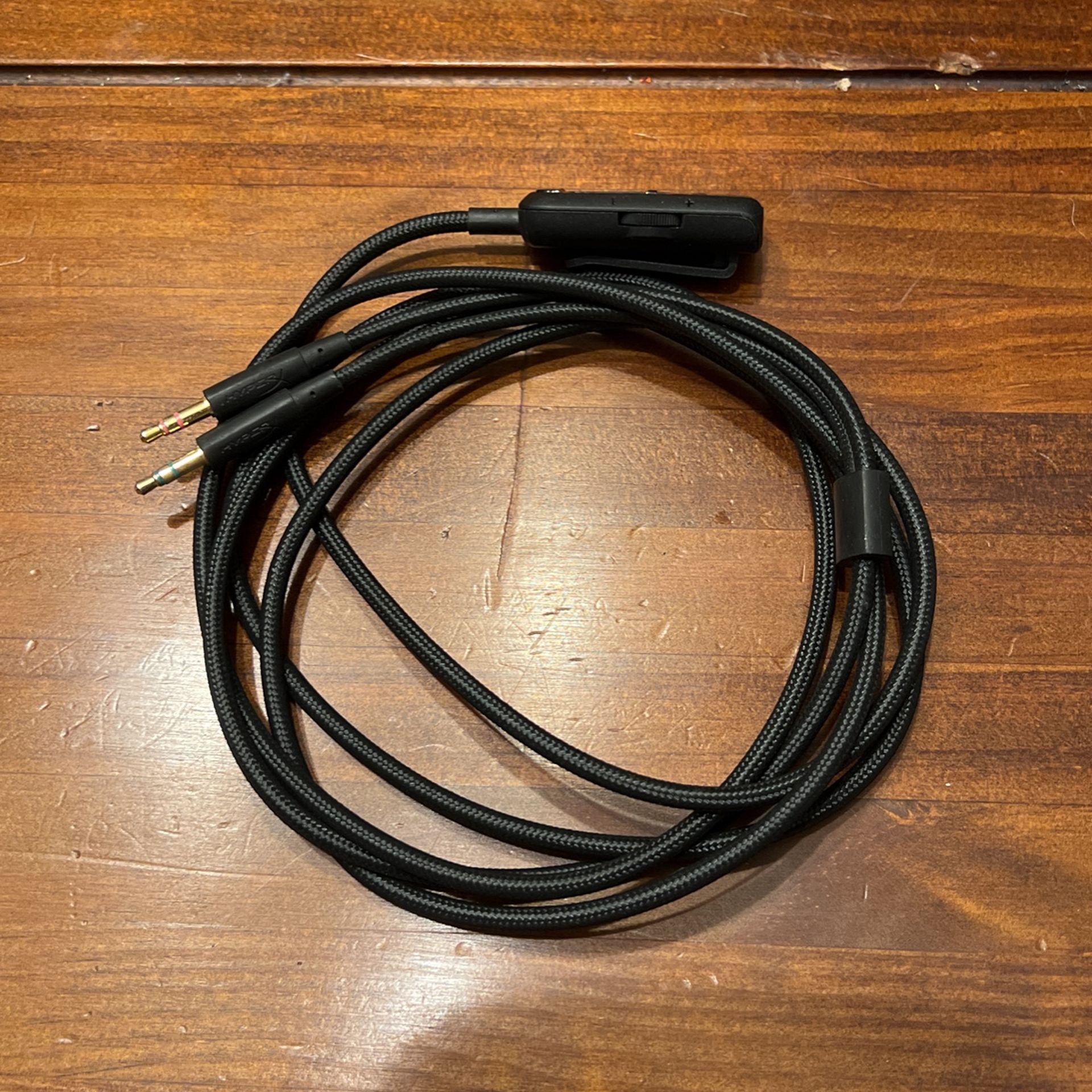 Hyper X Headphone / Mic Splitter With Audio And Mic Control