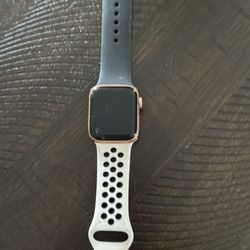 Apple Watch SE 