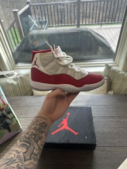 Air Jordan 11 “Cherry” Size 10