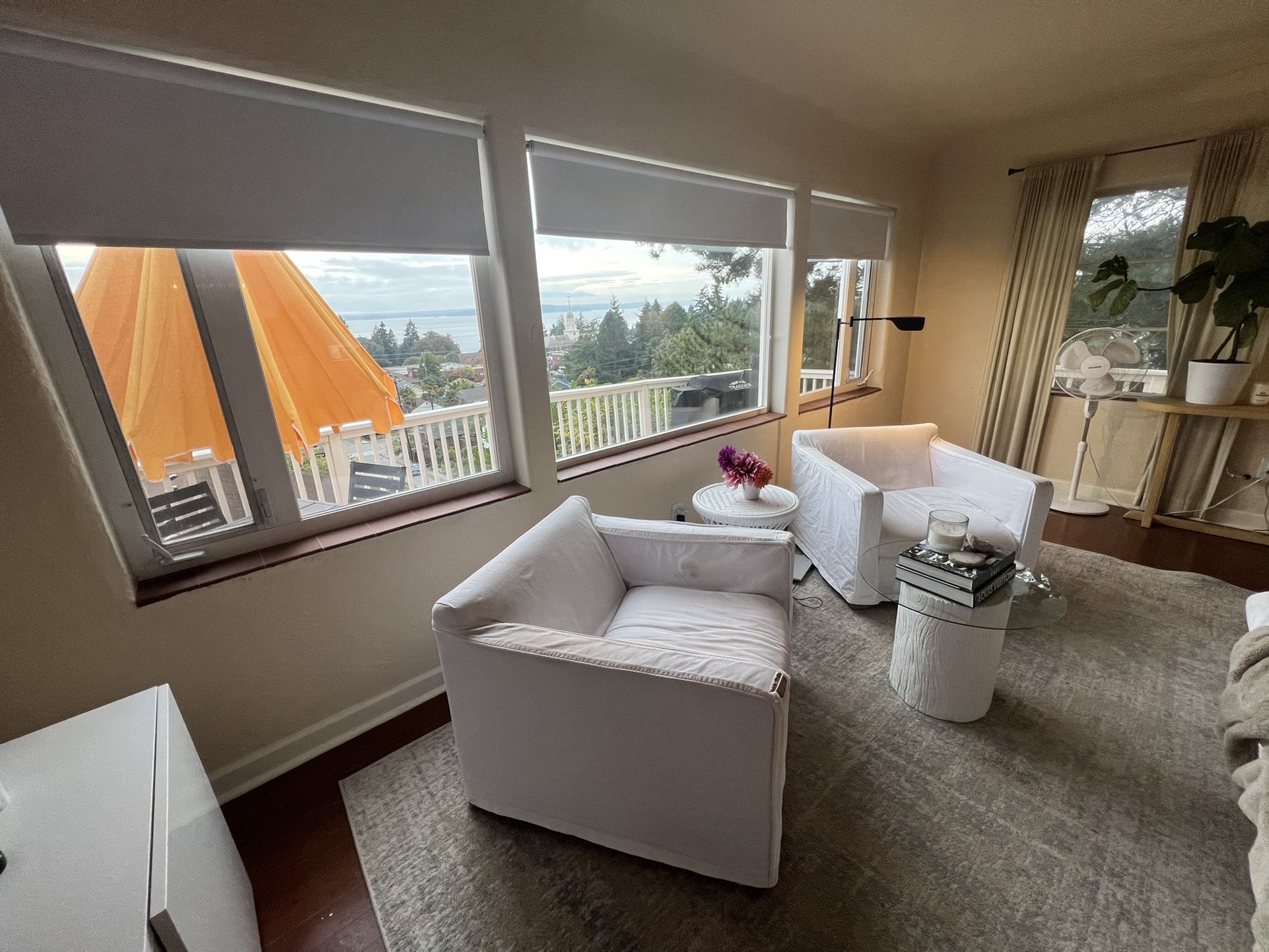 White Slipcover Chairs 