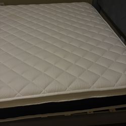 Queen Size Bed 