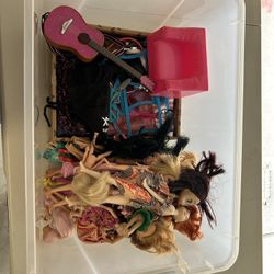 Tub Of Dolls (small) and Accessories