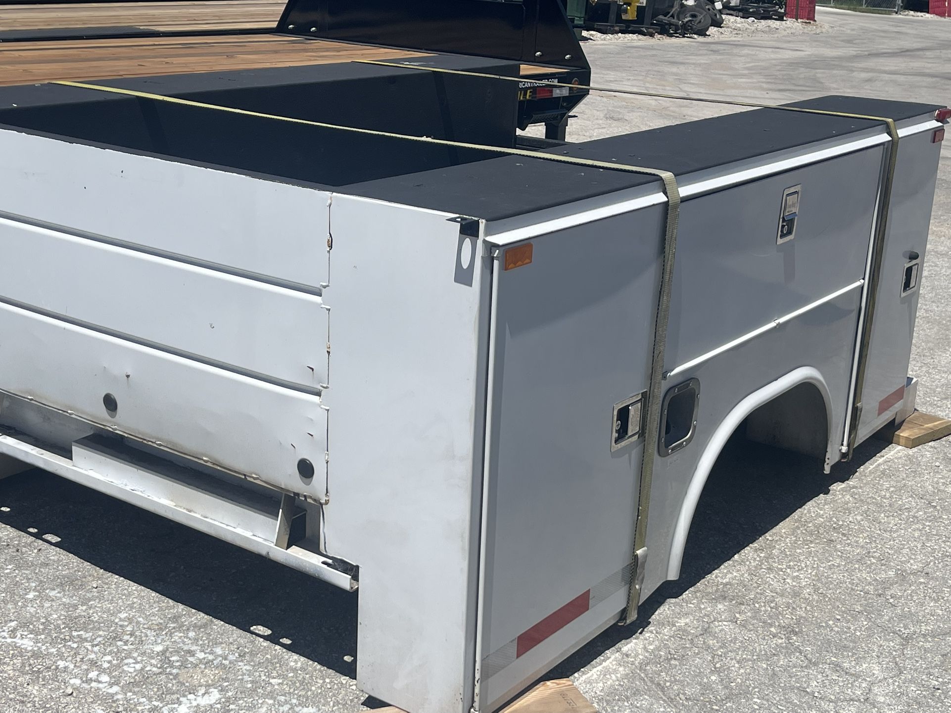 8ft Truck Bed For 1(contact info removed)