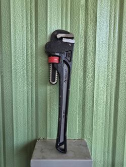llave para tubo ( Stilson ) Husky de 14 pulgadas.