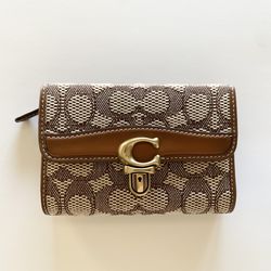 Studio Medium Wallet
